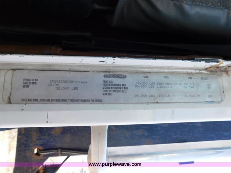 image for item L5880 1995 Freightliner FLD dump truck