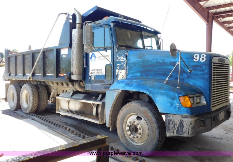 image for item L5881 1995 Freightliner FLD dump truck