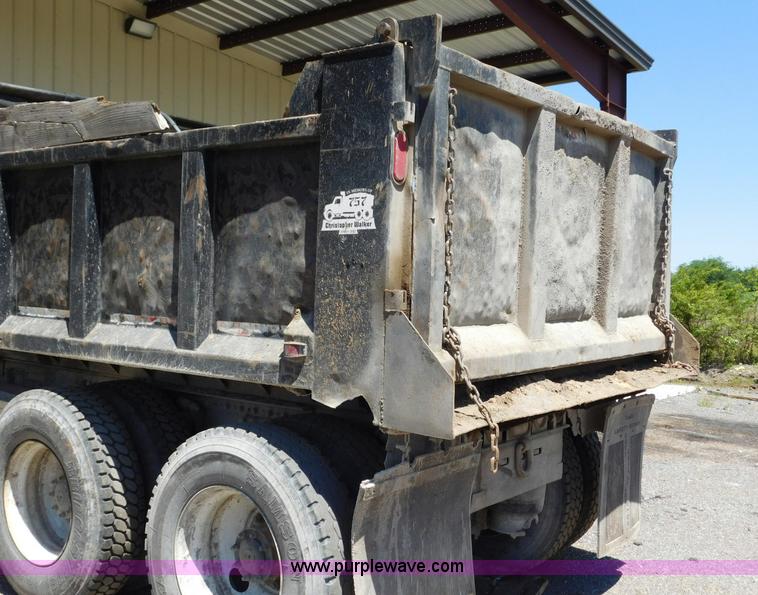 image for item L5881 1995 Freightliner FLD dump truck