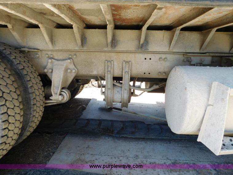image for item L5881 1995 Freightliner FLD dump truck
