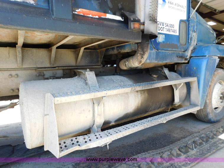 image for item L5881 1995 Freightliner FLD dump truck