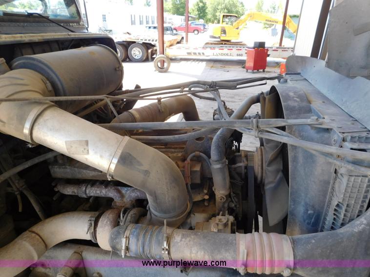 image for item L5881 1995 Freightliner FLD dump truck