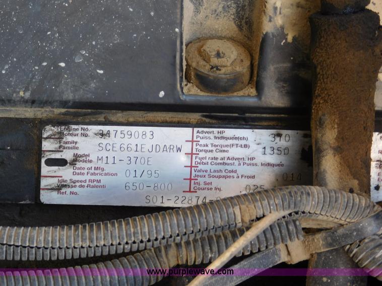 image for item L5881 1995 Freightliner FLD dump truck