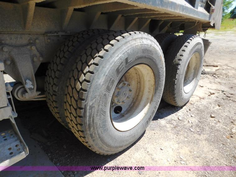 image for item L5881 1995 Freightliner FLD dump truck