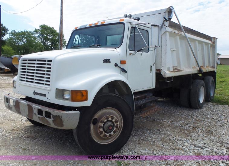 image for item L6089 2000 International 4900 dump truck