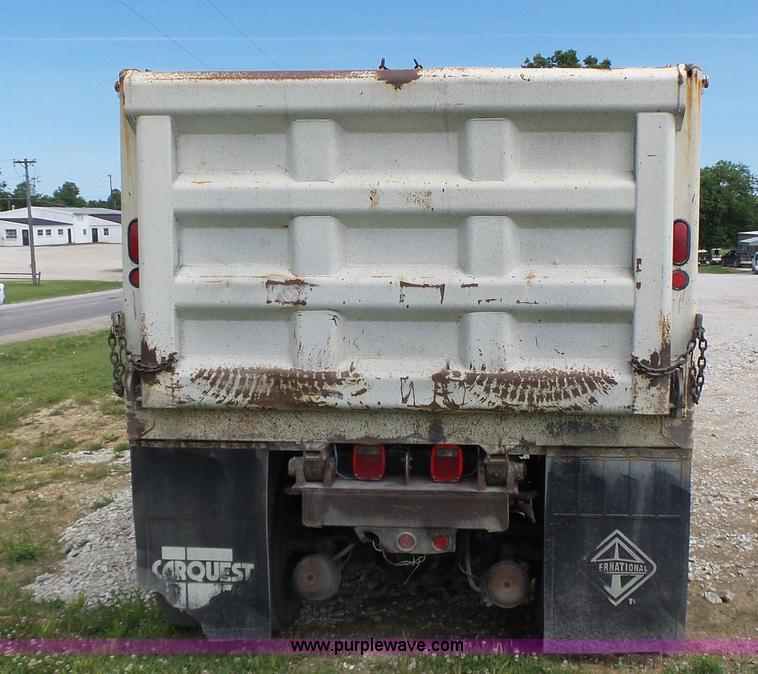 image for item L6089 2000 International 4900 dump truck