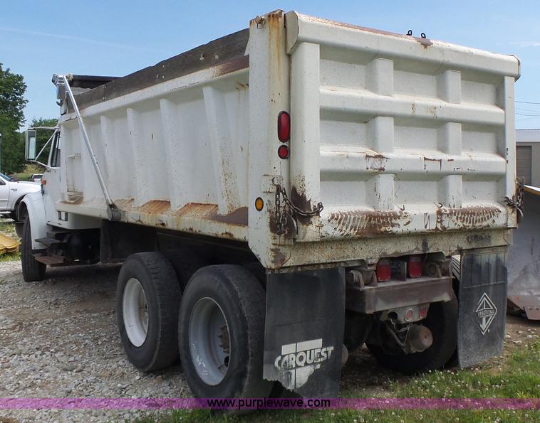 image for item L6089 2000 International 4900 dump truck