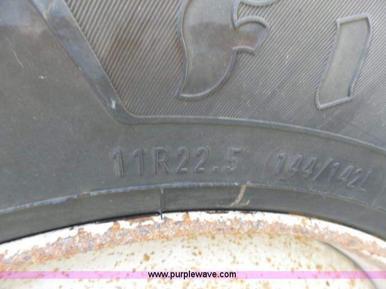 image for item L6089 2000 International 4900 dump truck