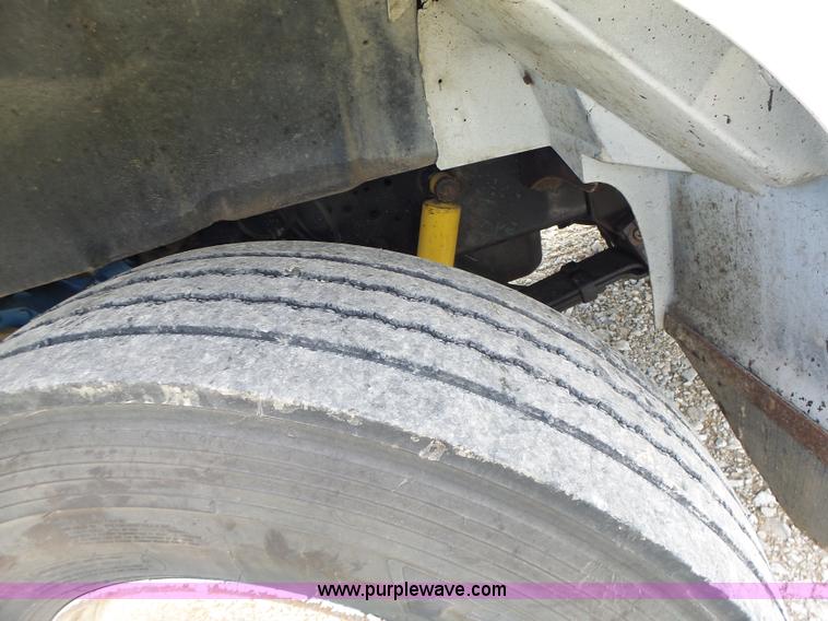 image for item L6089 2000 International 4900 dump truck