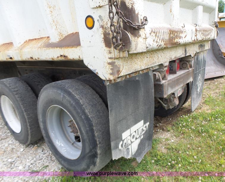 image for item L6089 2000 International 4900 dump truck