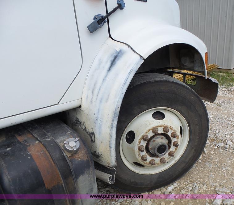 image for item L6089 2000 International 4900 dump truck