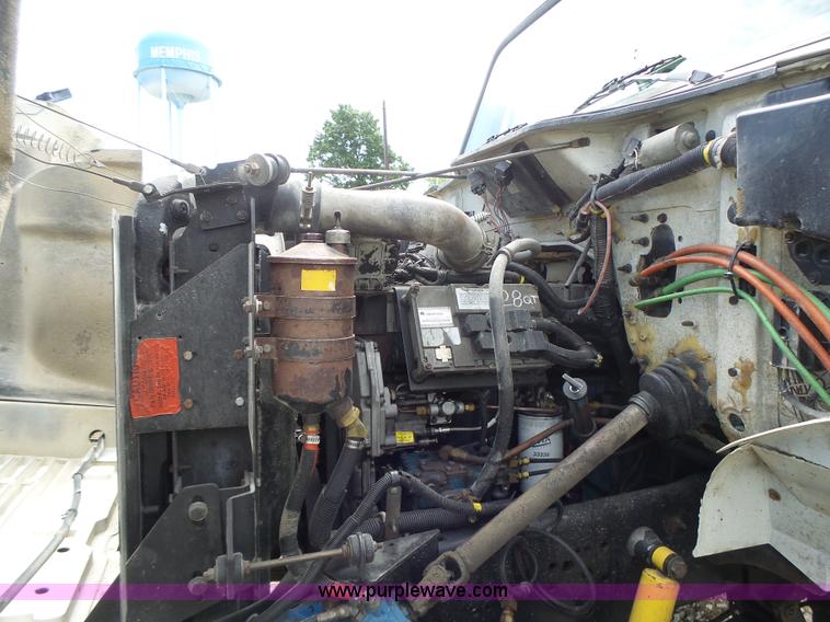 image for item L6089 2000 International 4900 dump truck