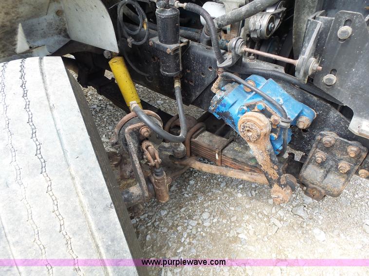 image for item L6089 2000 International 4900 dump truck