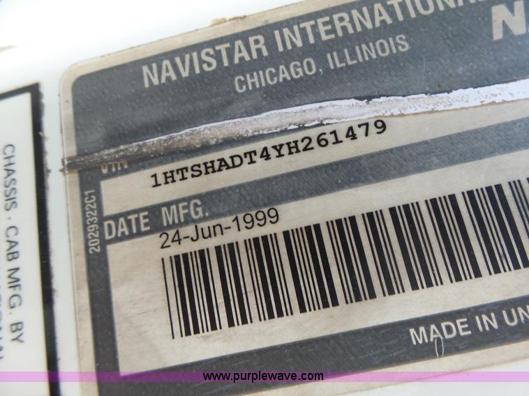 image for item L6089 2000 International 4900 dump truck