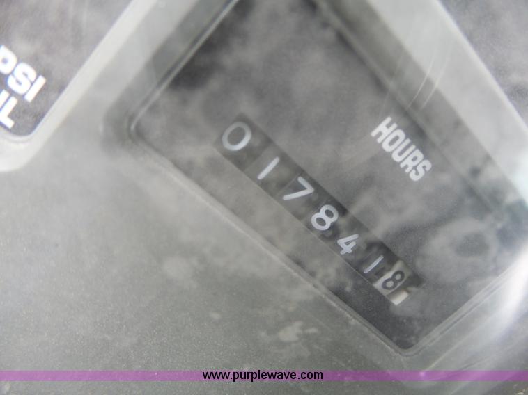 image for item L6089 2000 International 4900 dump truck