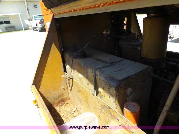 image for item L6100 Joy air compressor