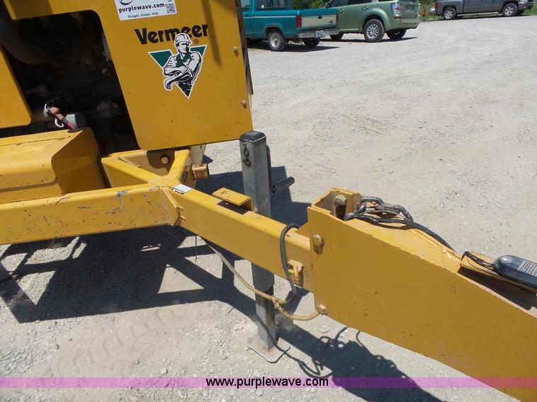 image for item L6103 Vermeer BC1230A wood chipper