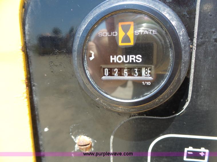 image for item L6103 Vermeer BC1230A wood chipper