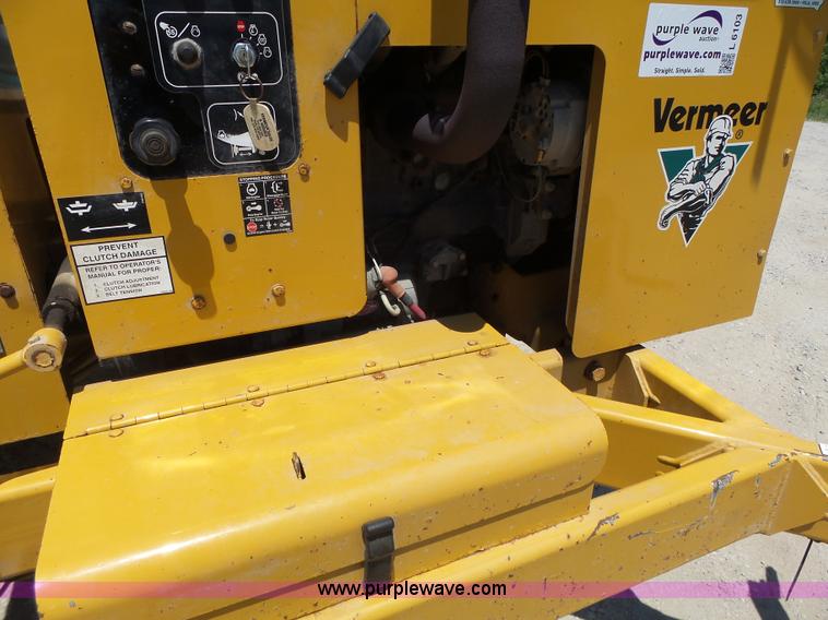 image for item L6103 Vermeer BC1230A wood chipper