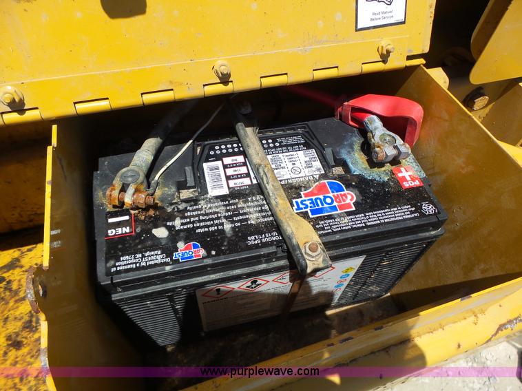 image for item L6103 Vermeer BC1230A wood chipper