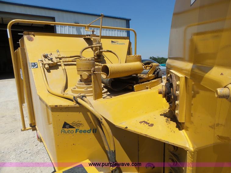 image for item L6103 Vermeer BC1230A wood chipper