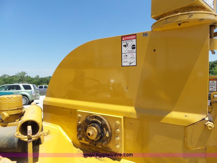 image for item L6103 Vermeer BC1230A wood chipper