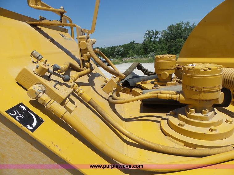 image for item L6103 Vermeer BC1230A wood chipper