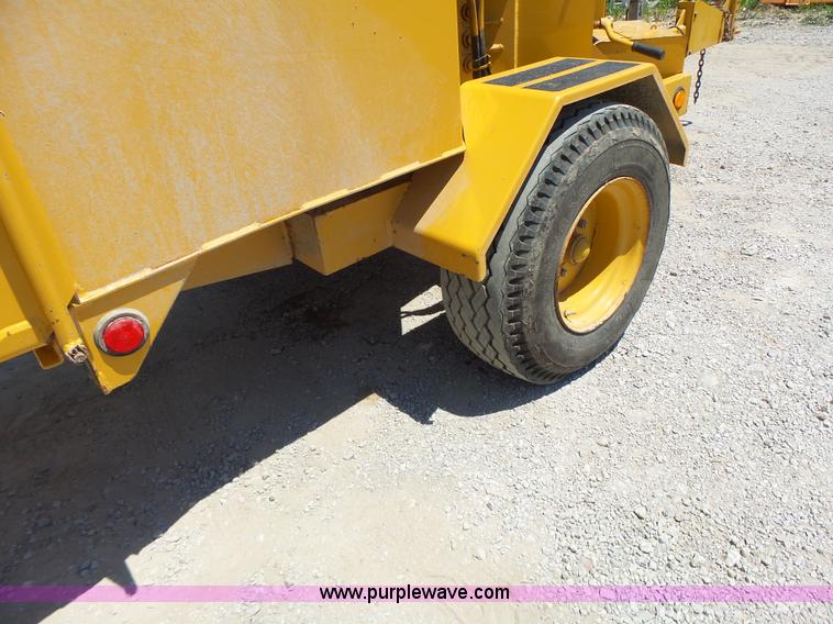 image for item L6103 Vermeer BC1230A wood chipper