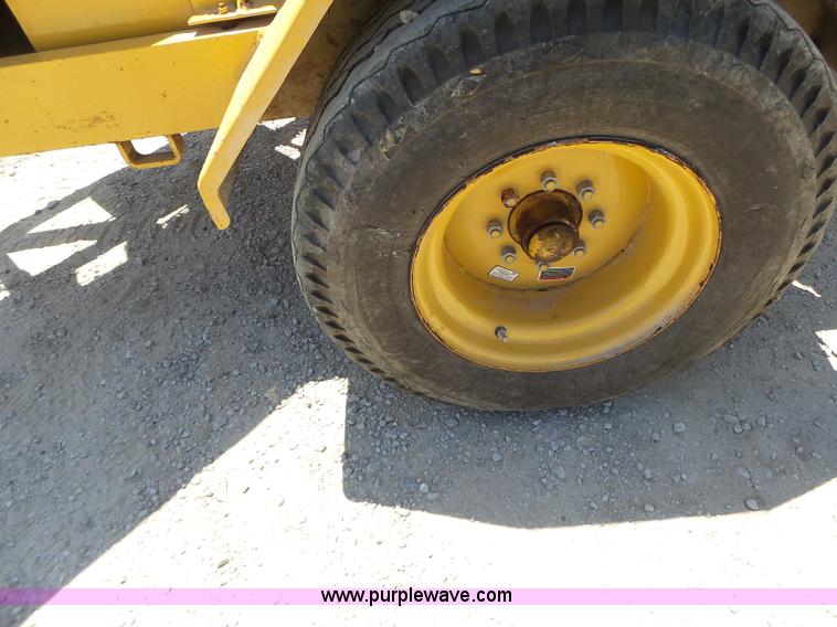 image for item L6103 Vermeer BC1230A wood chipper