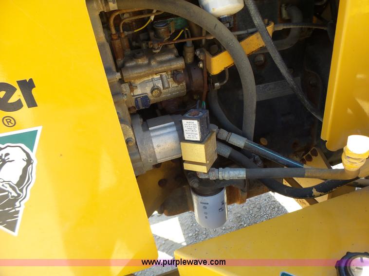 image for item L6103 Vermeer BC1230A wood chipper