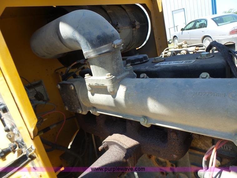 image for item L6103 Vermeer BC1230A wood chipper