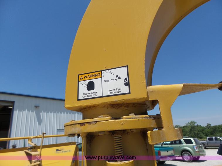 image for item L6103 Vermeer BC1230A wood chipper