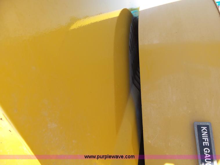 image for item L6103 Vermeer BC1230A wood chipper