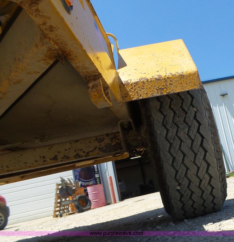 image for item L6103 Vermeer BC1230A wood chipper