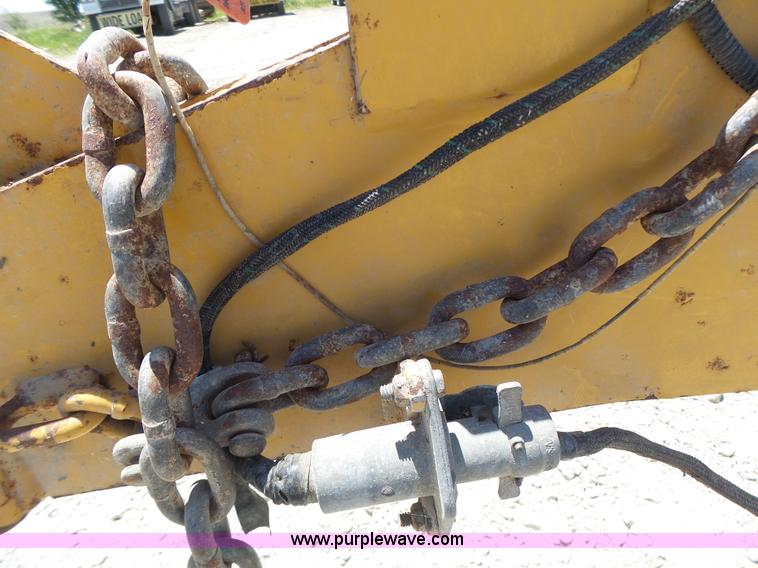 image for item L6103 Vermeer BC1230A wood chipper