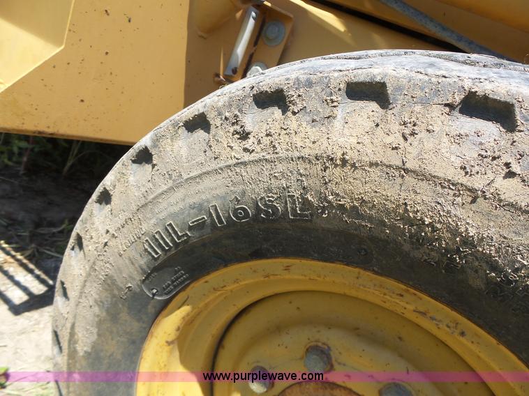 image for item L6104 1995 Case 580L backhoe