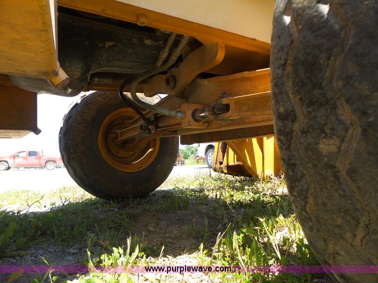 image for item L6104 1995 Case 580L backhoe