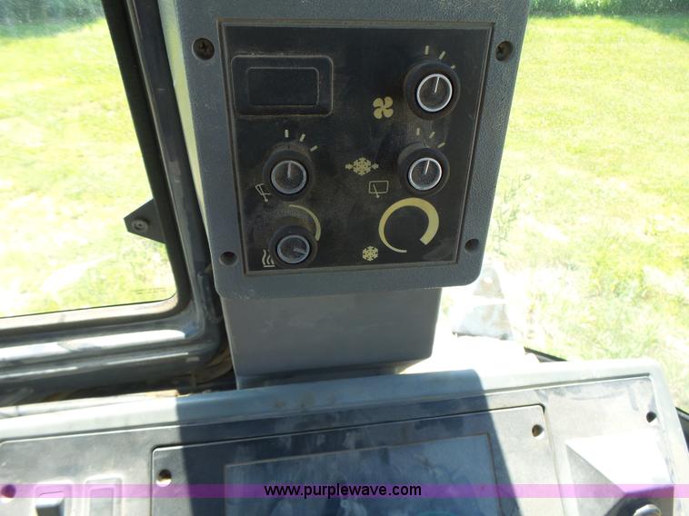 image for item L6104 1995 Case 580L backhoe