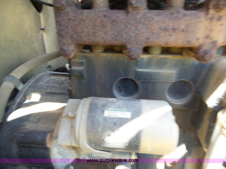 image for item L6104 1995 Case 580L backhoe