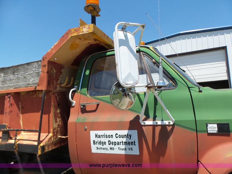 image for item L6105 1987 Chevrolet C Series dump truck