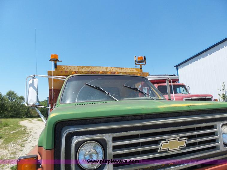 image for item L6105 1987 Chevrolet C Series dump truck