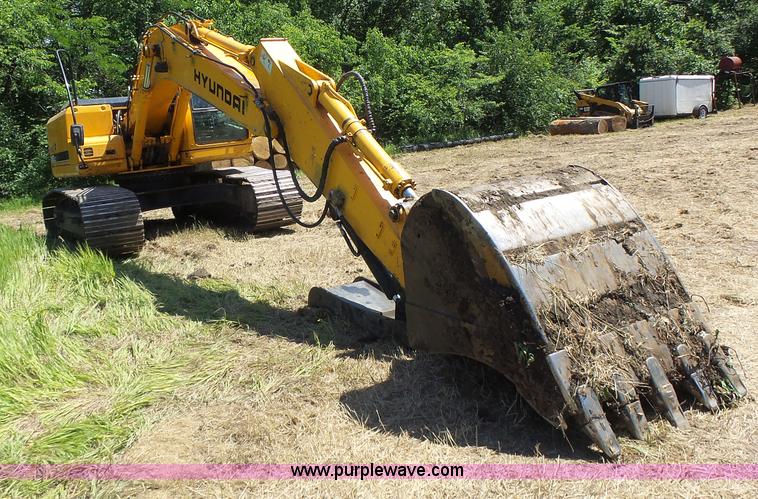 image for item L6107 2005 Hyundai 180LC-7 excavator
