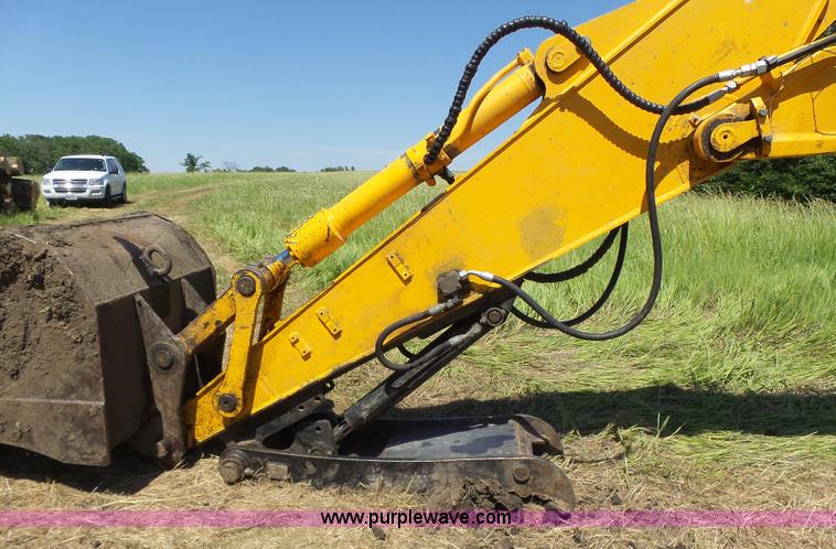 image for item L6107 2005 Hyundai 180LC-7 excavator