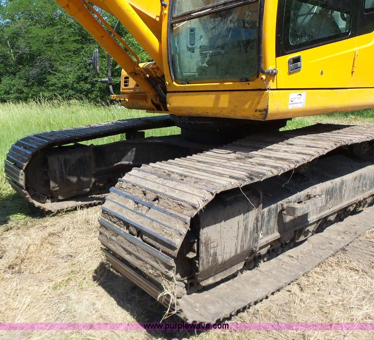 image for item L6107 2005 Hyundai 180LC-7 excavator