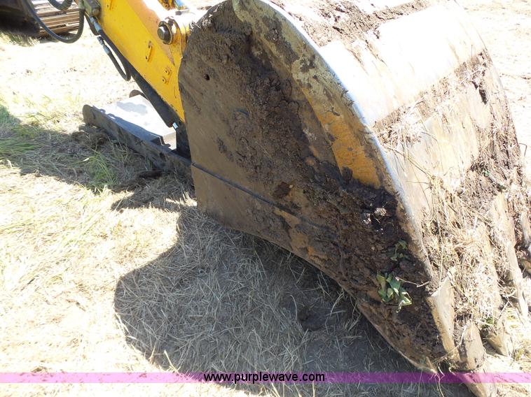 image for item L6107 2005 Hyundai 180LC-7 excavator