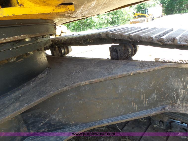 image for item L6107 2005 Hyundai 180LC-7 excavator