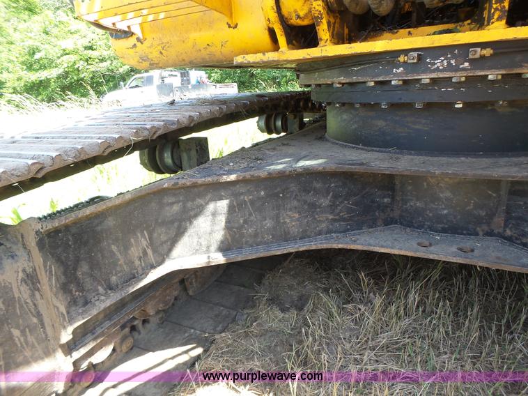 image for item L6107 2005 Hyundai 180LC-7 excavator
