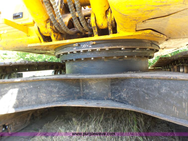 image for item L6107 2005 Hyundai 180LC-7 excavator