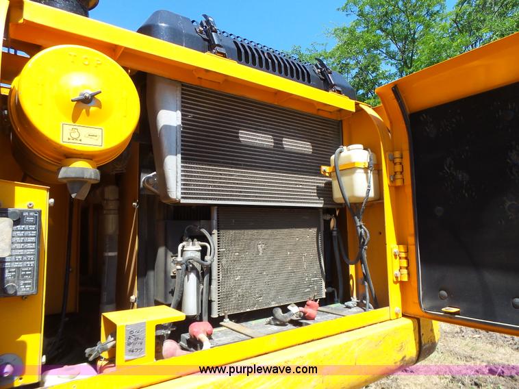 image for item L6107 2005 Hyundai 180LC-7 excavator