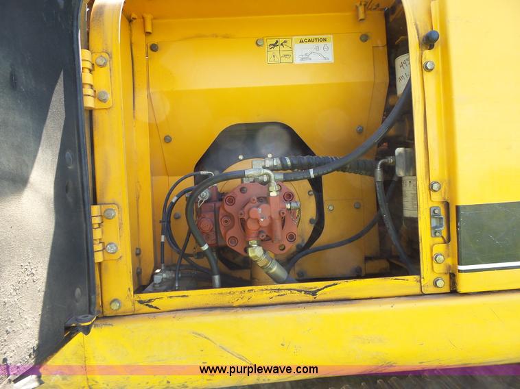 image for item L6107 2005 Hyundai 180LC-7 excavator